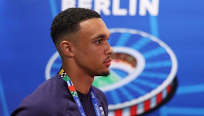 Liverpool fans highlight Kyle Walker and England hypocrisy with Trent Alexander-Arnold