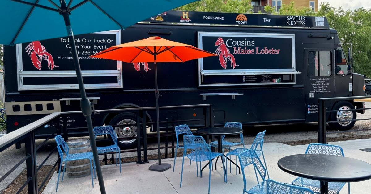 Lobster enthusiasts line up for $24 roll in Madison