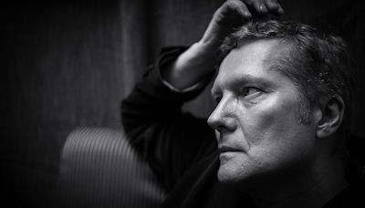 Tim Bowness shares new video for the aptly titled When Summer Comes