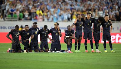 Ecuador busca DT tras la Copa América y Chile ‘aporta’ con 4 candidatos: 3 pasaron por la Roja