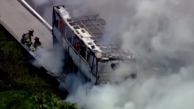 Tour bus with 48 on board catches fire on I-595 in Davie, causing hours-long WB closure; no injuries reported - WSVN 7News | Miami News, Weather, Sports | Fort Lauderdale