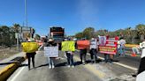 Bloquean carretera y autopista a Tehuacán