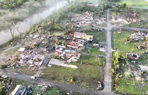 1 dead after Oklahoma tornadoes as millions in the Midwest face a strong tornado threat