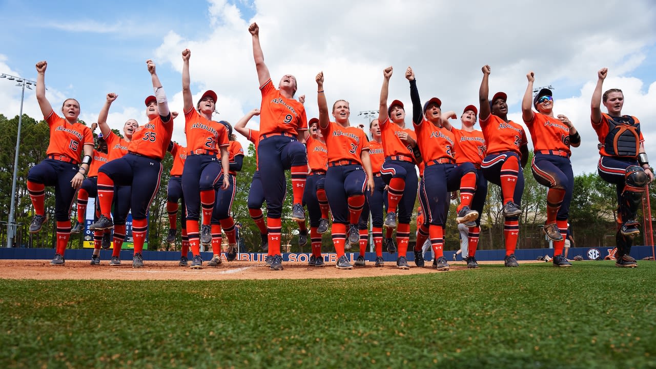 Live updates as Auburn softball takes on UCF in the NCAA Tournament’s Tallahassee Regional