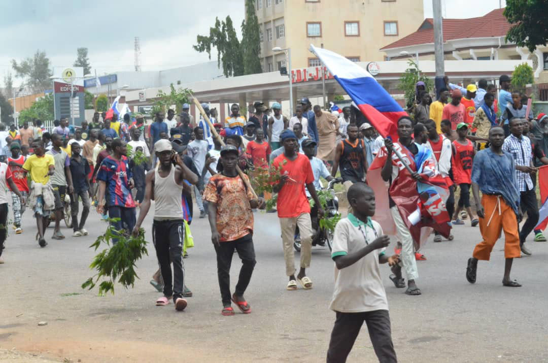 Polish diplomats seek release of students and a lecturer detained in Nigeria during protests