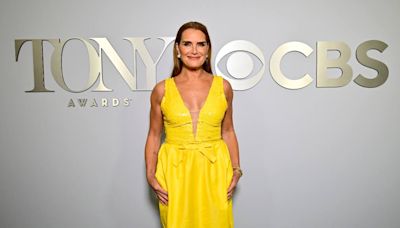 Brooke Shields Wears Crocs for 2024 Tony Awards: Photos