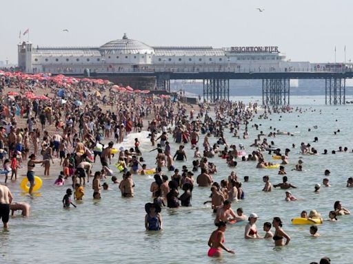 Britain braces for 30C heatwave - bright red UK weather maps show areas affected