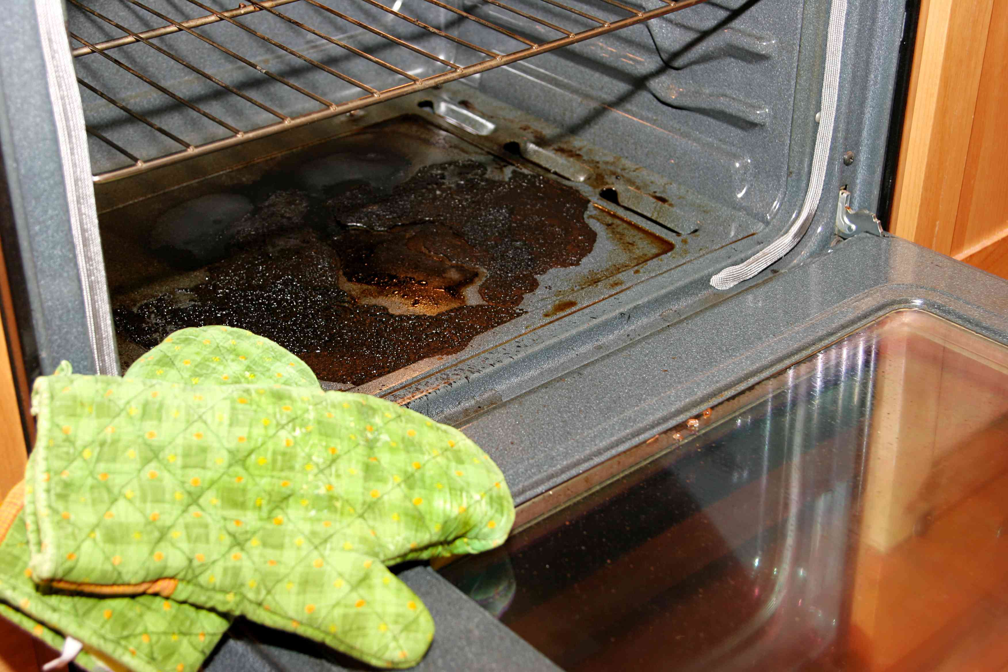 The Only Way You Should Clean Your Oven Glass Door