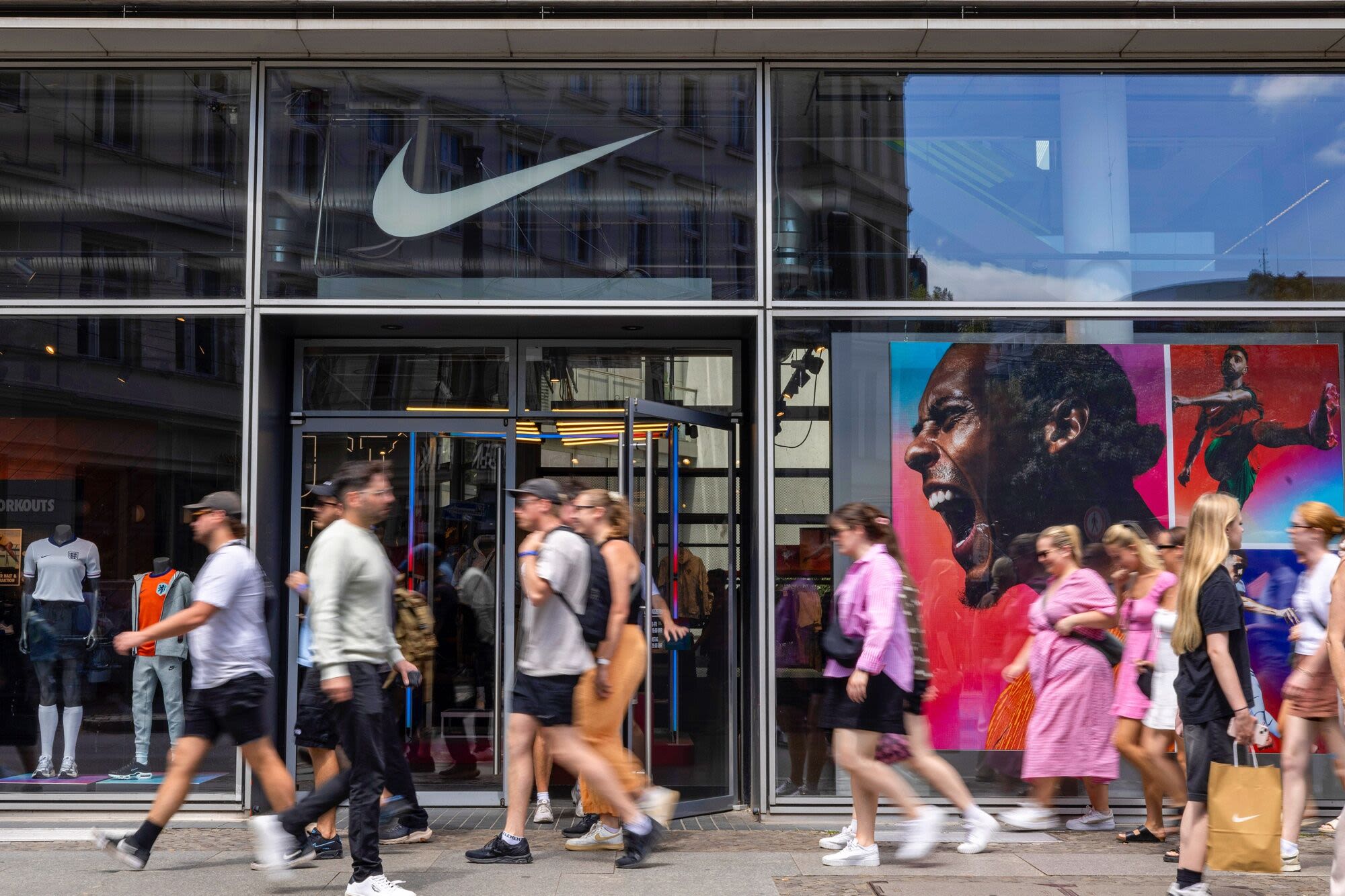 Nike Tumbles on Sales Warning as Rival Adidas Pushes Ahead