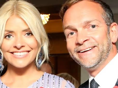 Holly Willoughby 'torn' as she's ripped away from husband while trying to get career 'back on track'