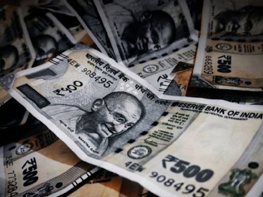 Rupee falls 1 paisa to 83.50 against US dollar