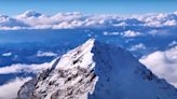 Un dron recorre el camino desde el Campo Base hasta la cima del Everest