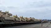 美國內戰? 坦克、自走砲都來了 挺德州槓中央 共和黨25州國民衛隊動了