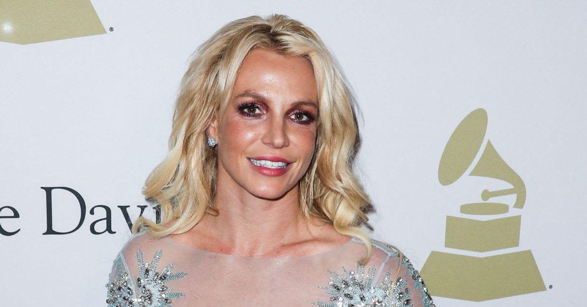 Britney Spears can't stay away from her felon boyfriend.