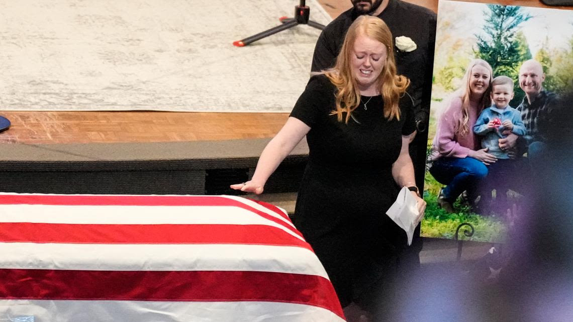 Wife of fallen CMPD officer gives emotional eulogy: 'I will carry his love with me the rest of my life'