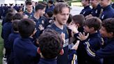 El bonito gesto de la cantera del Madrid para animar al primer equipo