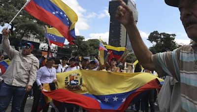 Machado y González piden al Ejército que detenga la represión tras el "golpe de Estado" de Maduro