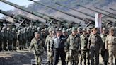 Kim Jong-un dirige ensayos de unidades de artillería que tienen a Seúl "en su rango de tiro"