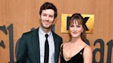 El inusual posado de Leighton Meester (Gossip Girl) y su marido, Adam Brody (The OC)