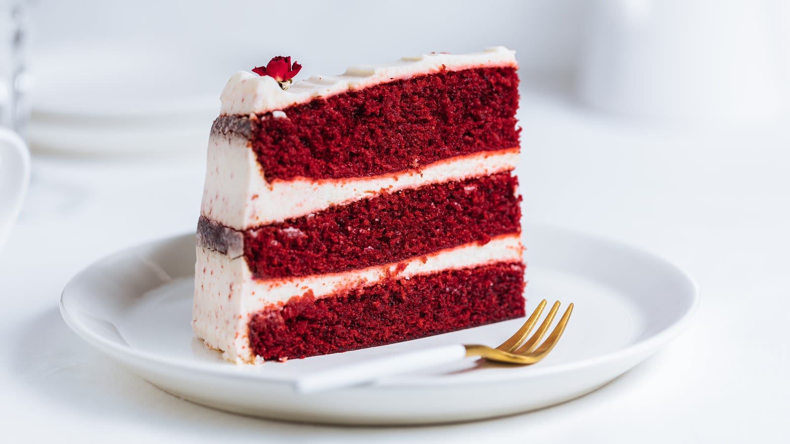 White Vs Red Velvet: Which Cake Came First?