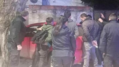 Video: así marcaba a sus víctimas la “banda del Gol rojo” que robaba casas en La Plata en vacaciones de invierno
