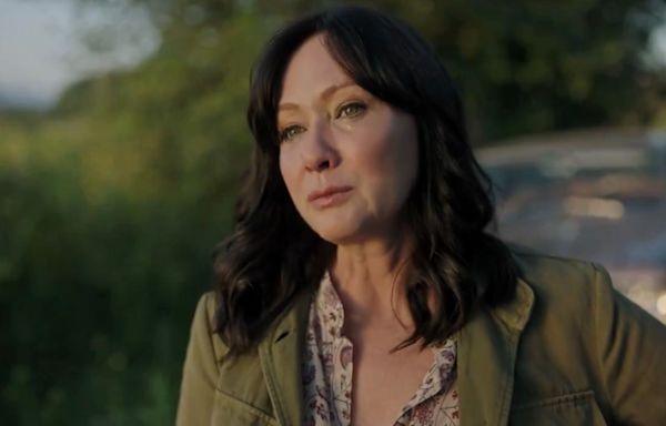 Shannen Doherty Paid Tribute to Luke Perry with Emotional 'Riverdale' Cameo: "He Saved My Life"