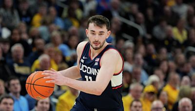 Alex Karaban will return to UConn men's basketball team rather than enter NBA Draft