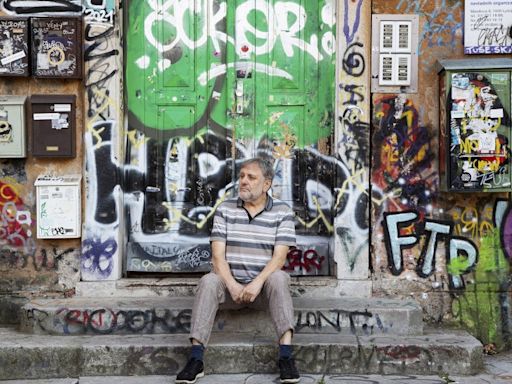 Zizek reescreve obra mais famosa e solta o verbo contra Neymar, Putin e a democracia liberal: 'A crise hoje é existencial'