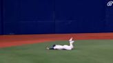 Rays’ Brett Phillips explained the ‘super weird’ physics of his amazing diving catch