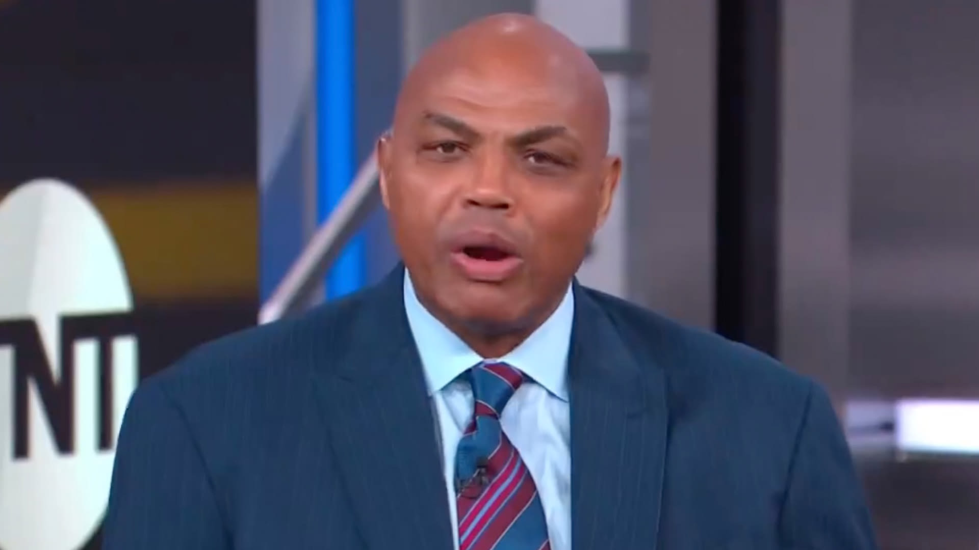 Charles Barkley calls out fans to stop comparing NBA star to Michael Jordan
