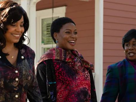 The Supremes at Earl’s All-You-Can-Eat Trailer: Aunjanue Ellis-Taylor Leads Hulu Movie