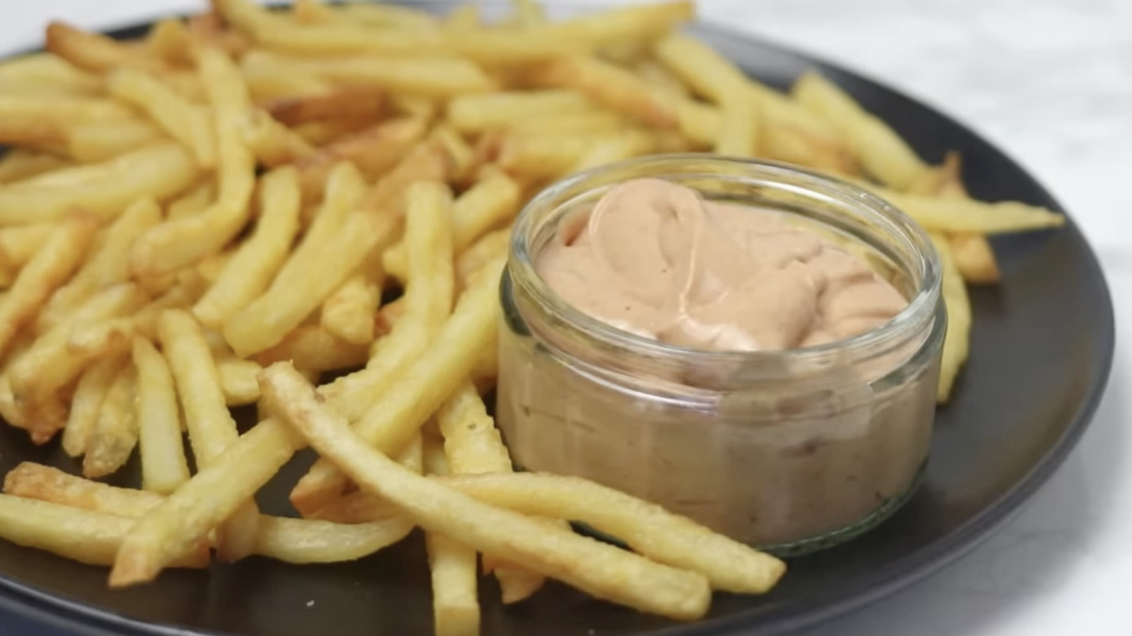 The 2-Ingredient Chip Dip That Is Full Of Zesty BBQ Sauce Flavor