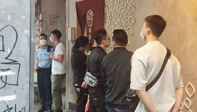 大批可疑人集結九龍城 警拘14人非法集結 2人涉藏有攻擊性武器