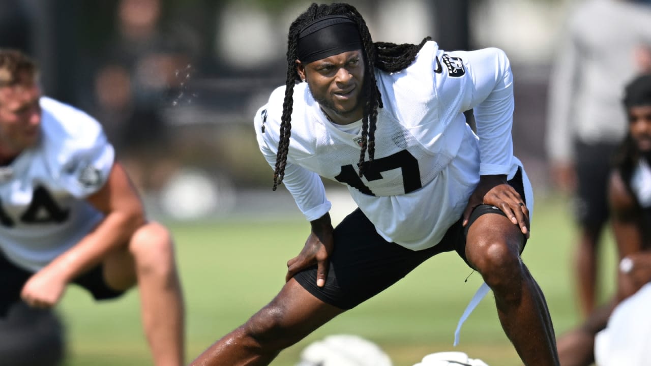 Davante Adams: 'There's pros and cons' to having no timeline on Raiders' QB battle