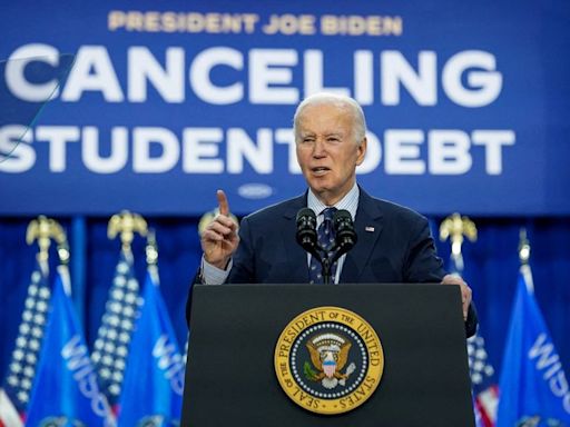 US appeals court blocks all of Biden student debt relief plan