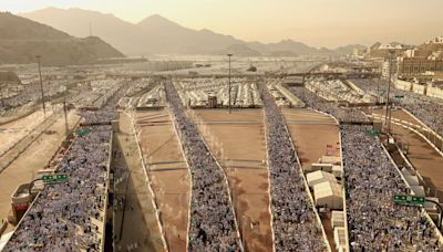 Hundreds of Hajj Heat Deaths Test Saudi Arabia's Climate Preparedness