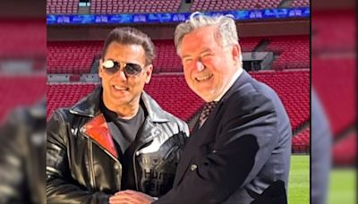 Viral: Salman Khan Pictured With UK MP Barry Gardiner: "Tiger Is Alive And Is In London"