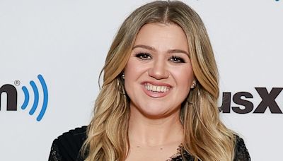 Kelly Clarkson Swears by This Waterproof Eyeliner, and It's on Sale Right Now