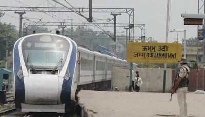 Man on bail attacks RPF cop with sword at Jammu station to snatch weapon