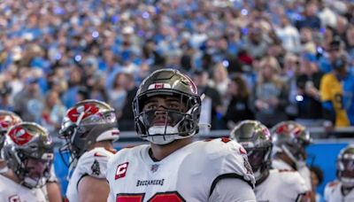 Bucs LT Tristan Wirfs sits out team drills