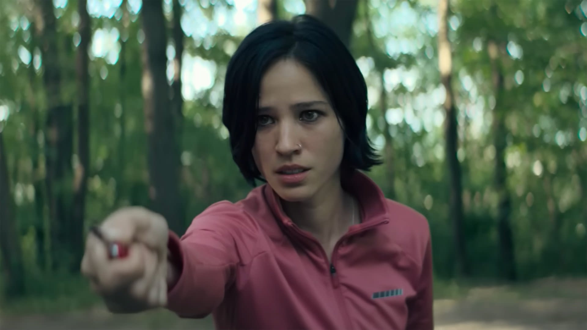 Netflix's 'DON'T MOVE' trailer has a woman fighting a killer and full paralysis