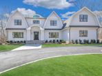 32 Hilltop Dr, Syosset NY 11791