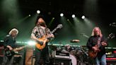 Tyler Childers Duets With Warren Haynes, Brothers Osborne Tear the Roof Off ‘Christmas Jam’