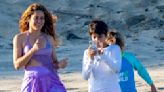 FOTOS: Shakira disfruta sus hijos la playa en México y DiCaprio pasea por Italia