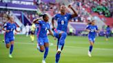 Con 3 goles de Geyoro, Francia vence 5-1 a Italia