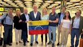 Los parlamentarios del PP expulsados de Venezuela llegan a Barajas: "Se está preparando un gran pucherazo"