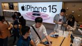 Amid headwinds in China and a sluggish stock price, investors look to Apple’s earnings for signs of hope | CNN Business