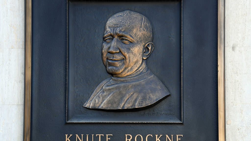 Notre Dame Football - Knute Rockne's Grave Moved to Campus