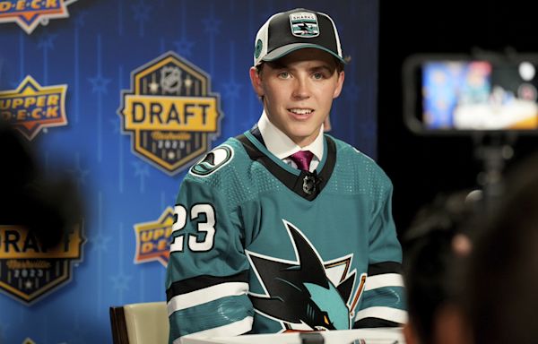 Sharks sign 2023 first-round pick Smith to entry-level contract