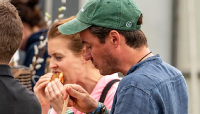 Princess Beatrice and Edo Mapelli Mozzi have lunch at Glasto